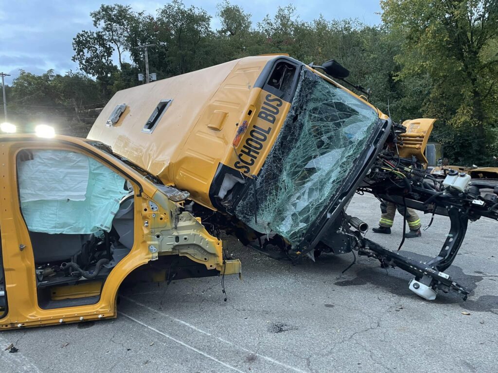 20230925 School Bus Rescue Training (9)