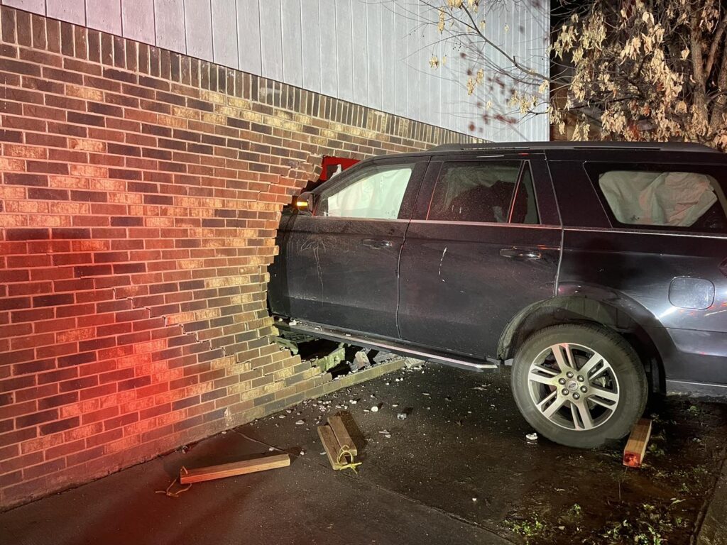 20231123 Sheridan ST Crash MIL (11)